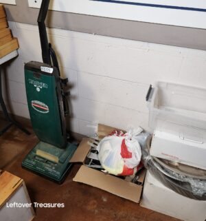 L109- hoover vacuum, misc kitchen items