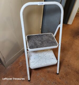 L114- step ladder