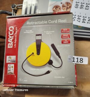 L118- bayco retractable cord reel