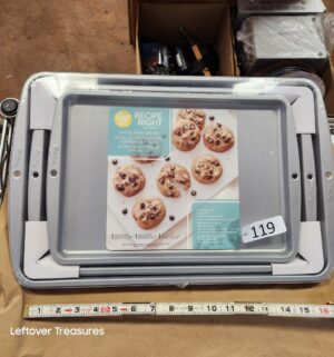 L119- wilton bakeware set