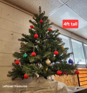 L122- sm christmas tree