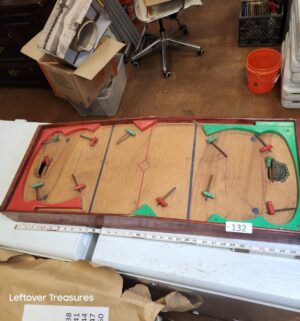 L132- 1950s Munro table hockey game