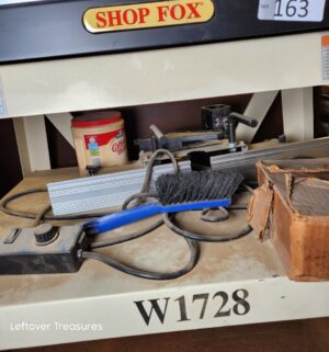 L163- Shop Fox W1728 Sliding Router Table - Image 3