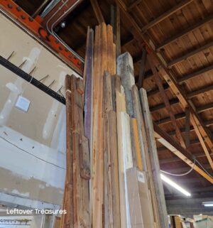 L165- All Wood, & Posts Only. Must take all wood! 10ft to 16ft - Image 3