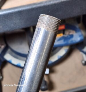 L183- Metal Threaded Pipes. 8ft to 12ft - Image 3