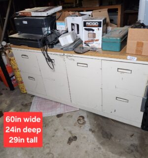 L197- Shop cabinet