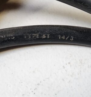 L234- 600v power cord - Image 3