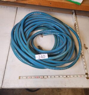 L240- air hose 100ft+