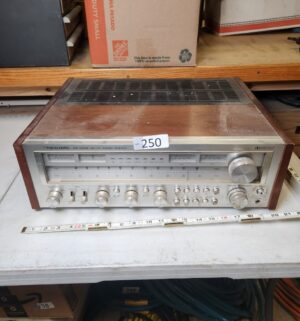 L250- Realistic STA-2100D Stereo