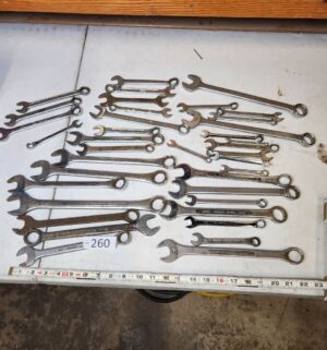 L260- vintage wrenches.