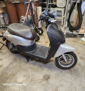 L286- Electric Motorcycle. Non Running. No charger. No key. Bill of sale only