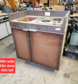 L291- Vintage Rolling Sink & Stove w/ hot water