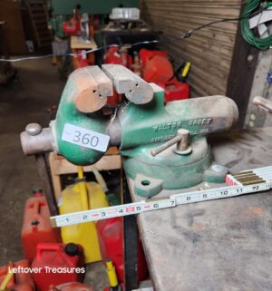 L360- wilton cadet vise. Buyer to unbolt