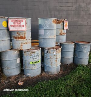 L506- 55 gal metal drums. Buyer must take all. - Image 3