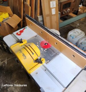 L429- Bosch RA1171 Cabinet-Style Benchtop Router Table. Sold with work bench - Image 3