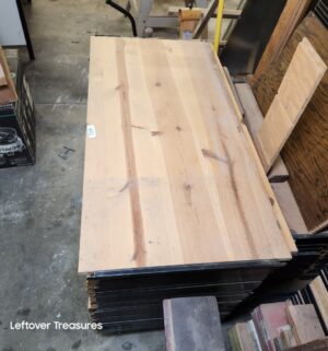 L431- Cedar siding or paneling boards - Image 3