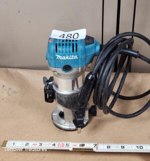 L480- Makita Router RT0701C