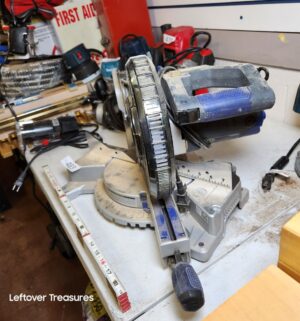 L483- Kobalt 7-1/4in Miter Saw - Image 3