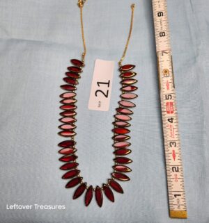 p21- vintage high fashion necklace