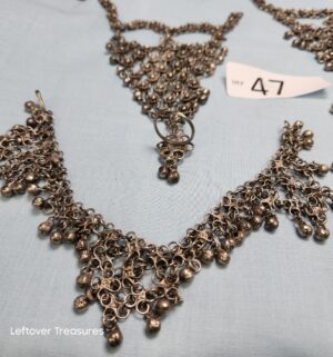 p47- collection of vintage-style choker necklaces - Image 3