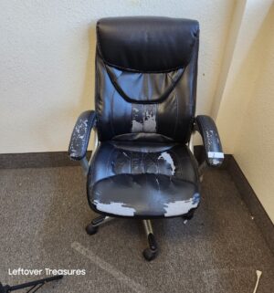 M2- Worn office chair. Still works/comfortable