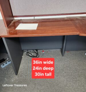 M6- Executive U-Desk w/ Hutch. Excellent Condition. Tools Required to remove - Image 3