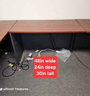 M24- Executive U-Desk w/ Hutch. Excellent Condition. Tools Required to move - Image 3