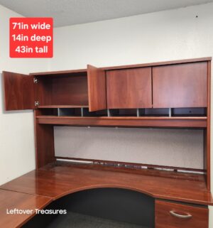 M24- Executive U-Desk w/ Hutch. Excellent Condition. Tools Required to move - Image 5
