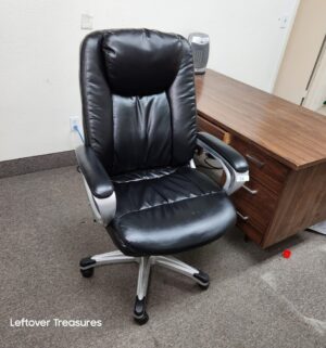 M34- Nice Office Chair