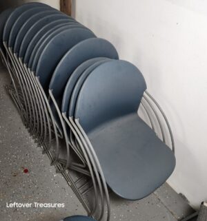 M67- steelcase Parade stack chairs - Image 3