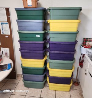 M74- Rubbermaid Roughneck 10gal totes