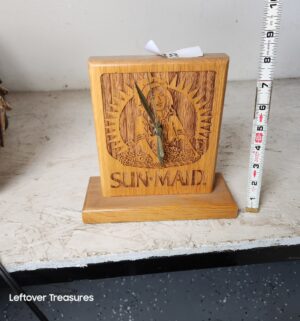 M88- vintage Sun-Maid branded wooden mantel clock