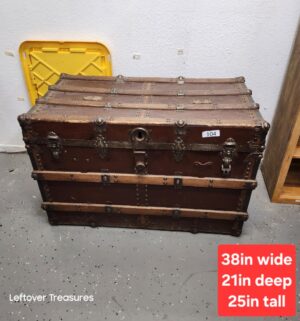 M104- antique flat-top steamer trunk 1870s - 1920s