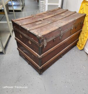 M104- antique flat-top steamer trunk 1870s - 1920s - Image 3