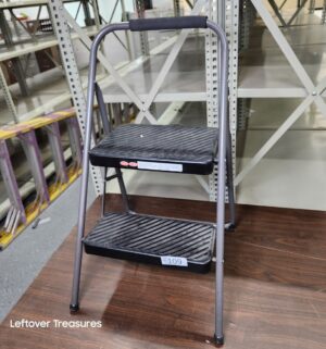 M109- step ladder