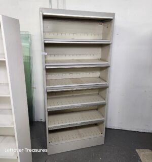 M115- metal shelving unit
