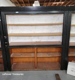 M118- Very Large Display Case. 1 piece