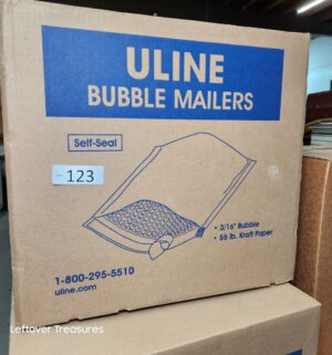 M123- Uline 7x10 bubble mailers