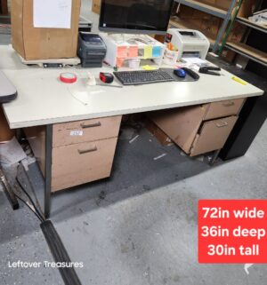 M152- vintage executive desk. No contents