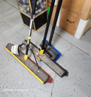 M187- good push brooms