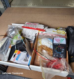 M227- misc tools, tray, gloves - Image 3