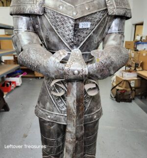 M239- Medieval Knight's Guard Armor Statue With Sword - 7 Feet Tall. Tin Metal. Very light weight - Image 3