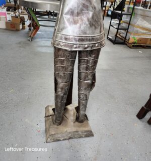 M239- Medieval Knight's Guard Armor Statue With Sword - 7 Feet Tall. Tin Metal. Very light weight - Image 5