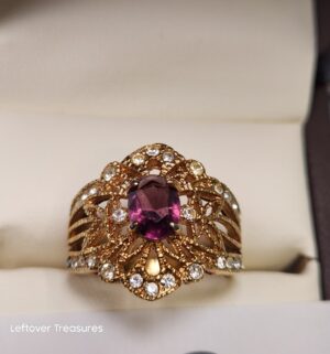 p90- Fashion Ring w/ purple stone