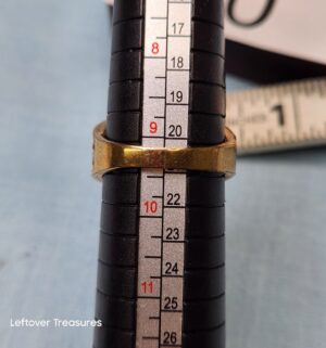 p90- Fashion Ring w/ purple stone - Image 3