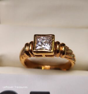 p95- Square Cut Clear Stone Fashion Ring