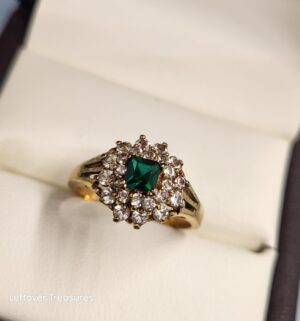 p105- green stone Fashion Ring