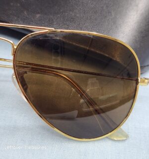 p117- Vintage Rare Ray-Ban 58014 Aviator Sunglasses Gold Frame Smoke Lenses W/Case - Image 3