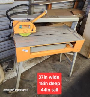n35- Chicago Electric 7 in Tile Saw. Works