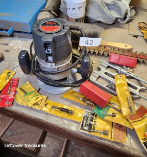 n42- Skil 297 Router 1 1/8HP w/ bits